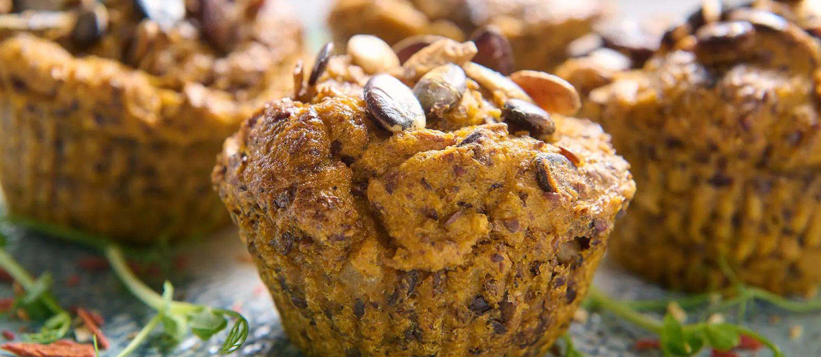 Muffins de patates douces aux olives et épinards
