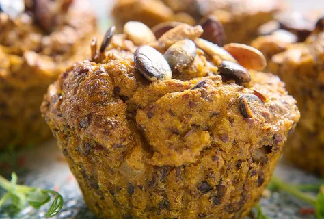 Muffins de patates douces aux olives et épinards