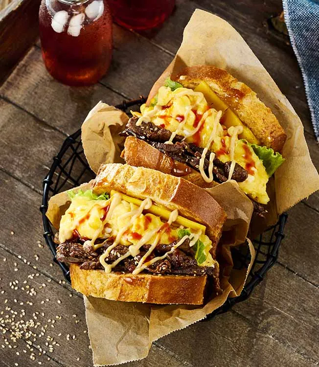Sandwich coréen aux œufs brouillés façon bulgogi