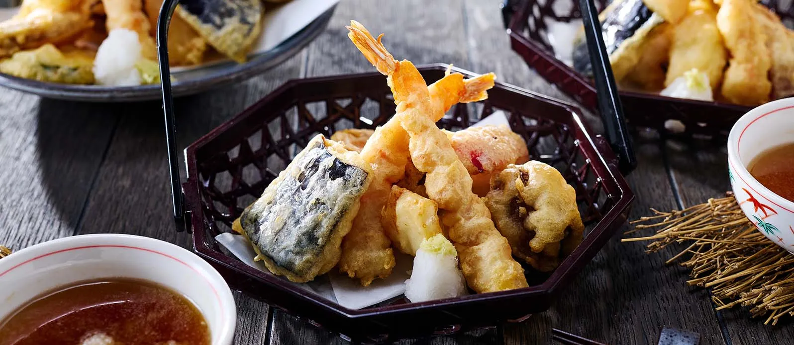 Tempura de fruits de mer et légumes