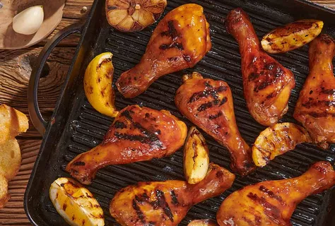 Poulet mariné dans une sauce au whisky fumé