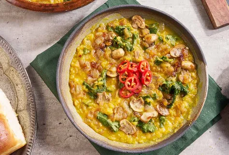 Dal de lentilles corail aux oignons et au mirin