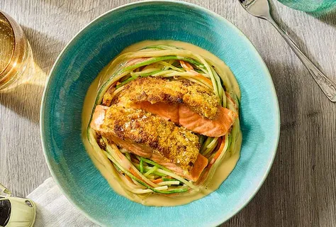 Nid de courgettis au saumon croustillant