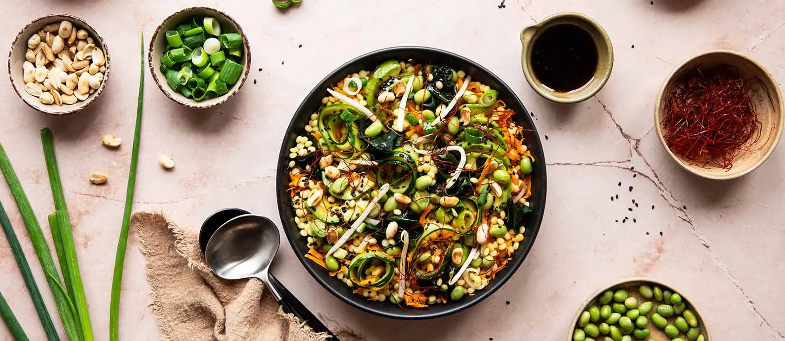 Salade rafraîchissante au couscous et wakamé