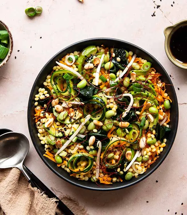 Salade rafraîchissante au couscous et wakamé