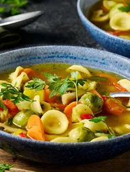 Soupe de légumes à la sauce au sésame Teriyaki