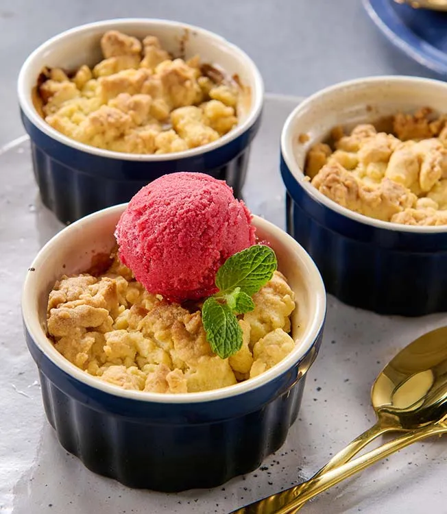 Crumble pomme-poire et crème végétale