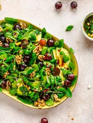 Salade d’avocat aux raisins