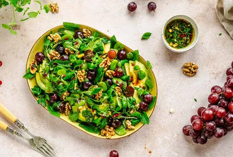 Salade d’avocat aux raisins