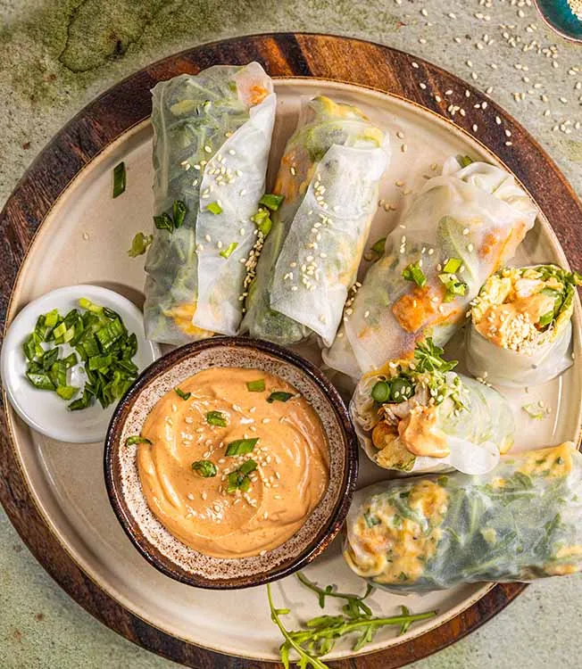 Rouleaux d’été au poulet et asperges