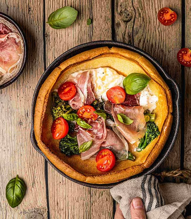 Pancakes hollandais avec burrata et prosciutto