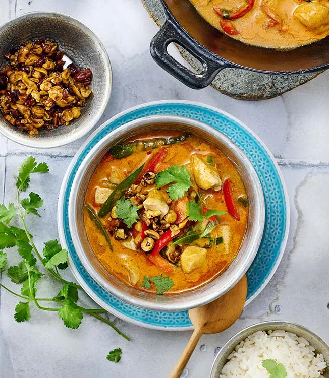 Curry rouge thaï au poulet et lait de coco