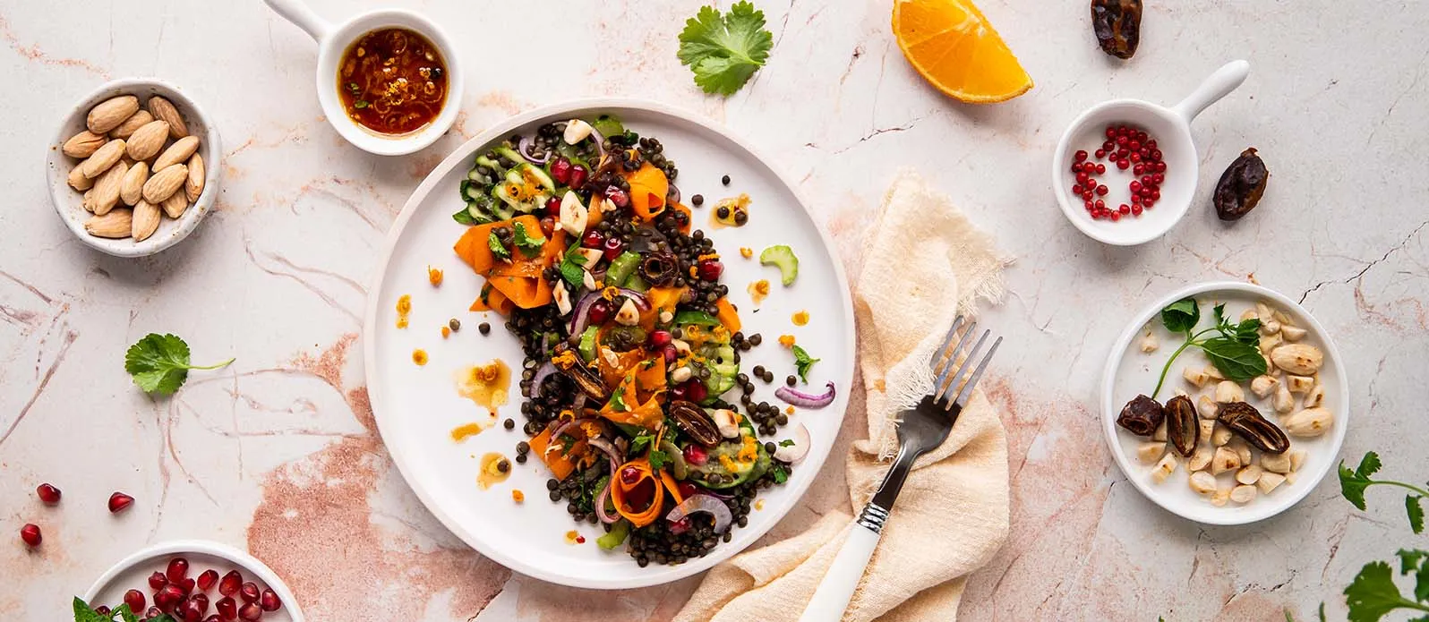 Salade de lentilles aux dattes et vinaigrette citronnée