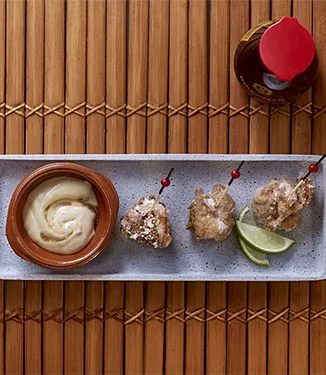 Brochettes de poulet juteuses à la sauce Teriyaki (kara-age)