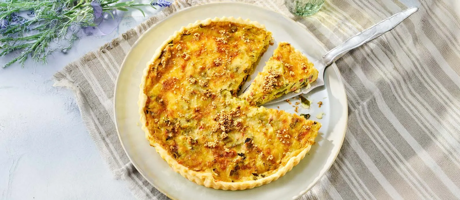 Quiche lorraine au poireau, bacon et sauce soja